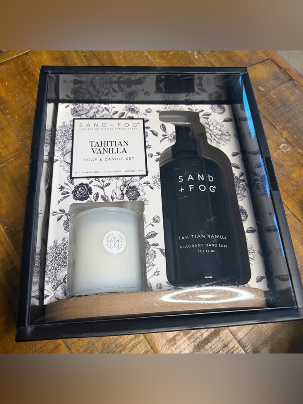 Sand + Fog Hand Soap & Candle in Tahitian Vanilla with Wooden Tray Gift NEW